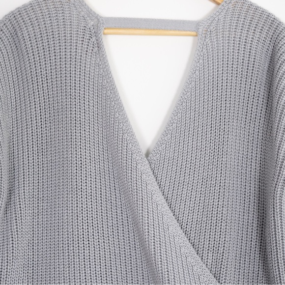 Small deep v-neck sweater - Picture 5 of 6